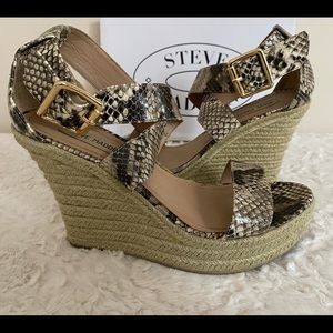💕Auth💕 Steve Madden “ Pre-owned” Snake-Print Wedge  Sandals Women Size 8.5